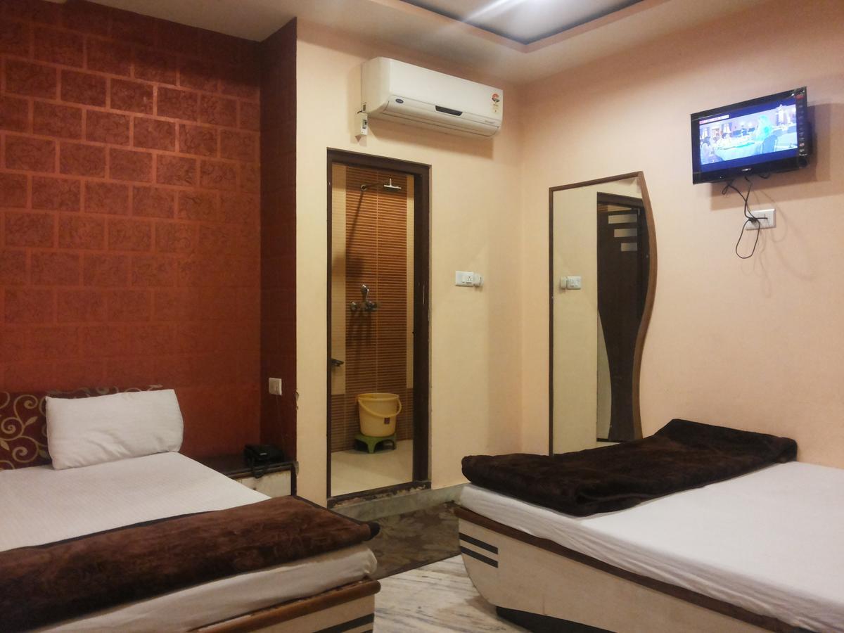 Hotel Lovely Аджмер Экстерьер фото
